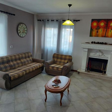 Manka' S Place Apartment Tiranë Luaran gambar