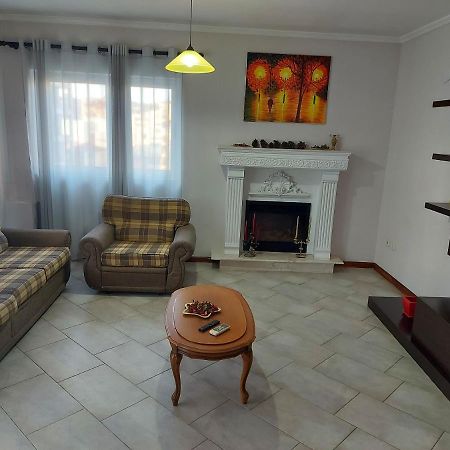 Manka' S Place Apartment Tiranë Luaran gambar